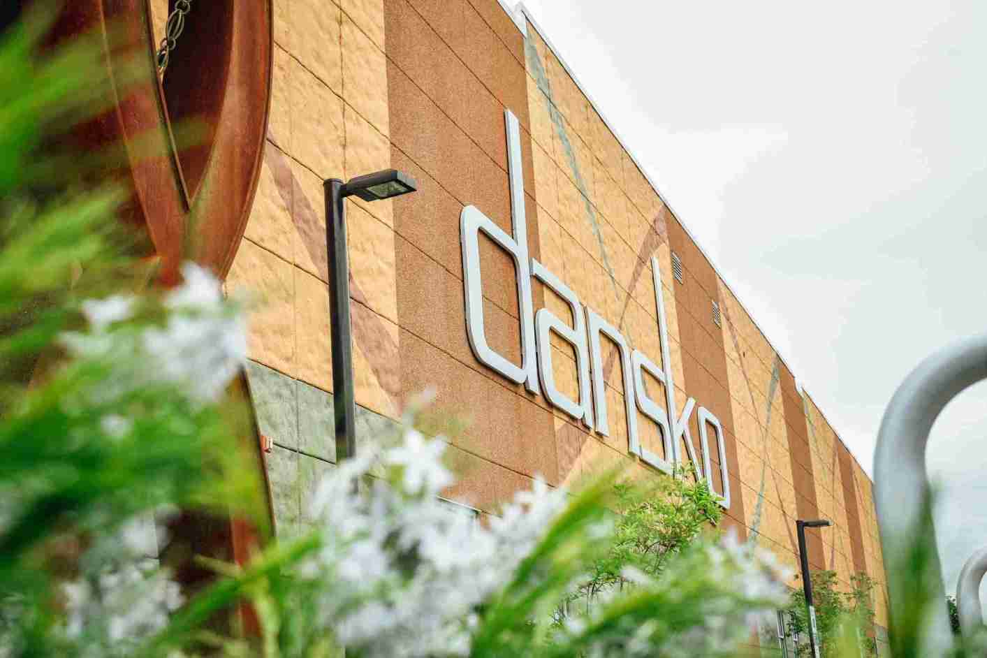 Commercial landscaping